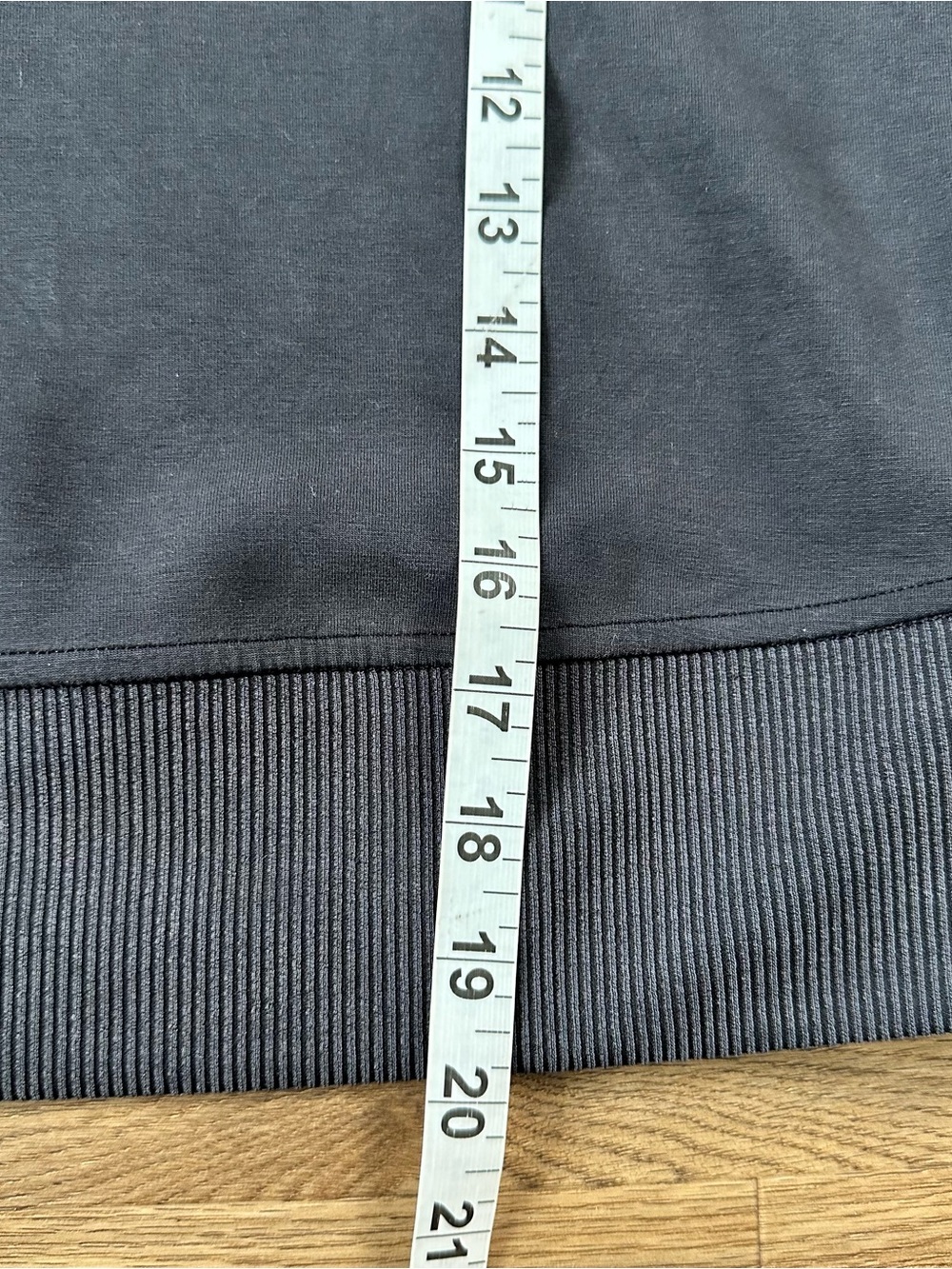 Lululemon Softstreme Relaxed Fit T-Shirt Womens 2 Black Drape Athleisure Travel - Picture 6 of 8